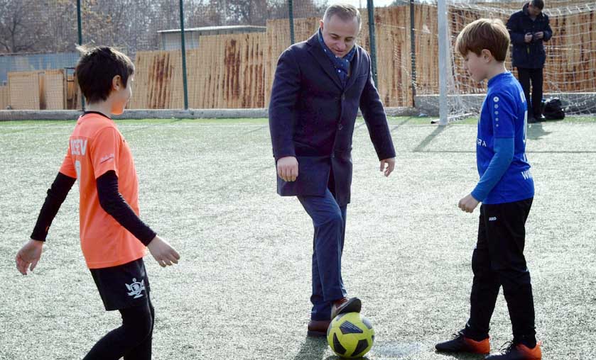 Футболните емоции в Сандански продължават! 1000 деца се включват във „Вихрен къп“ 2023!