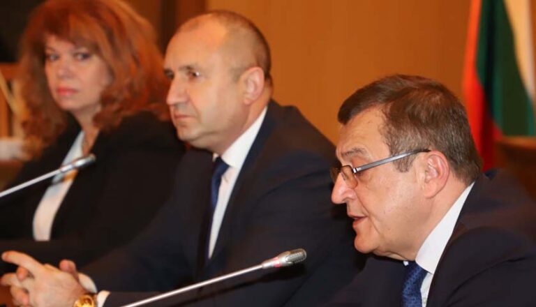 Министър Пенов - Ще предложим промени в учебните програми