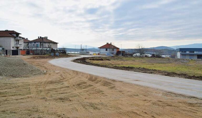 Временно се затваря за движение пътят от Е-79 до село Ново Делчево