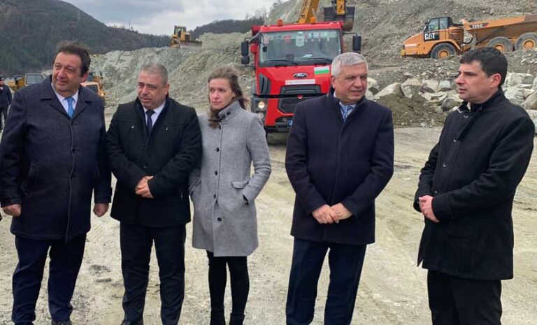 Започва укрепването на свлачището преди тунел „Железница” на АМ „Струма”