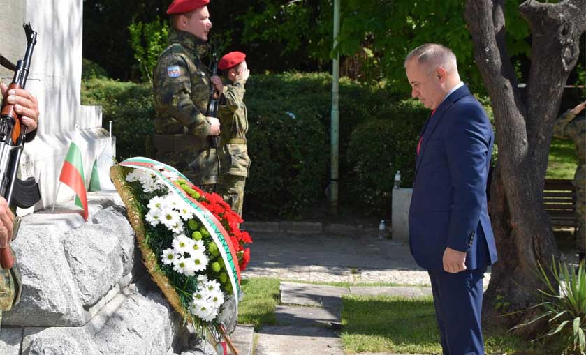Атанас Стоянов: Честит и светъл ден, Георгьовден! Слава и чест на българската армия!