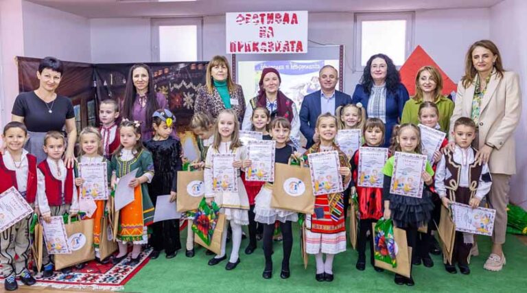 Приказките оживяха в ДГ Пролет 4