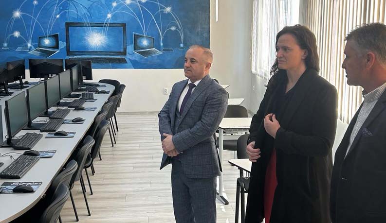Нов кабинет по информационни технологии откриха в Спортно училище „Пейо Яворов“, Сандански!