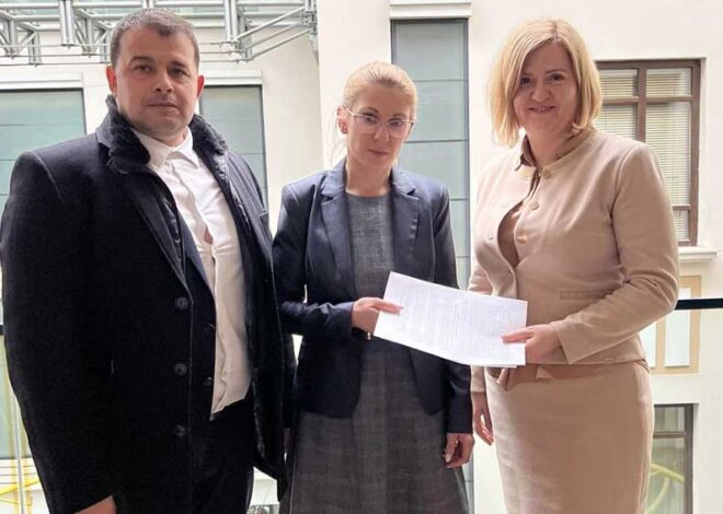 Областният управител Мария Димова прие сградата на Административен съд Благоевград и я предаде на Агенция по вписванията