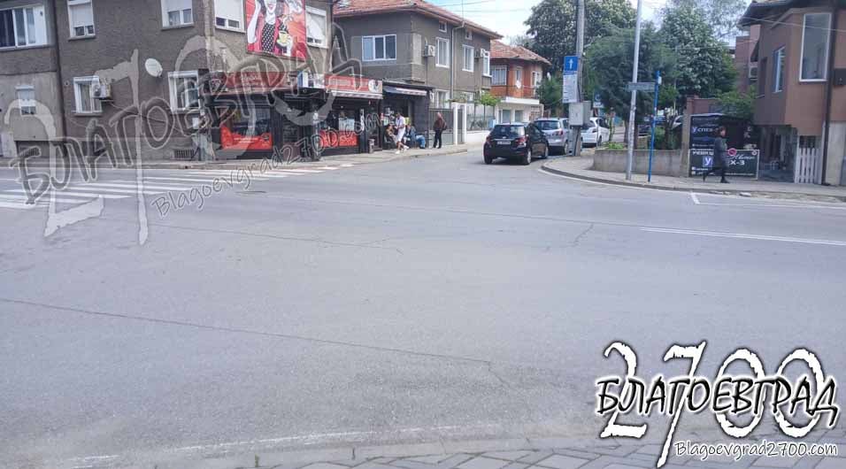 Община Благоевград възлага, но не контролира: поредно безумие – кръстовище с една пешеходна пътека вместо четири